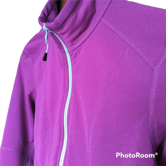The North Face zip up SP - Picture 2 of 9
